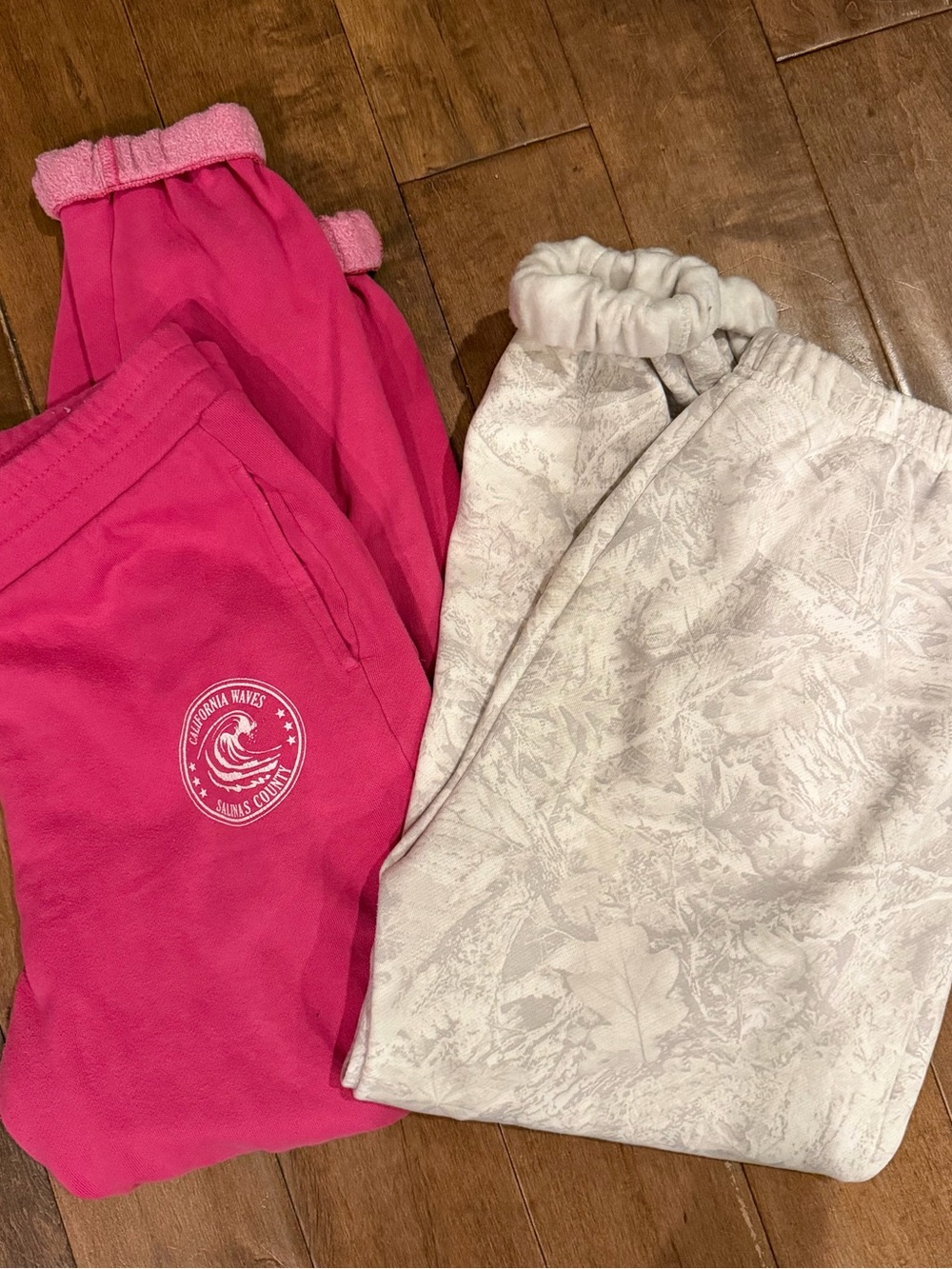 Ardene ladies Joggers - Hot Pink & Light Gray Leaf Print sz S & M
